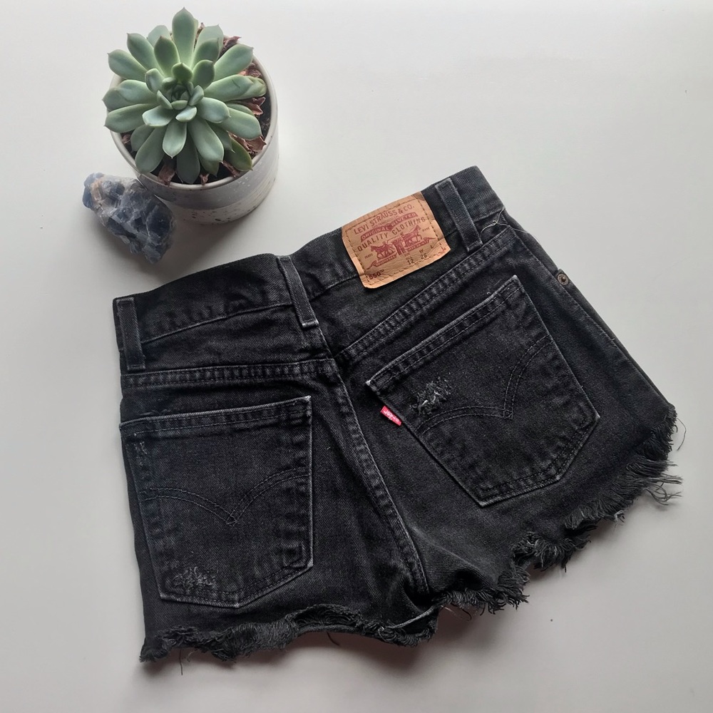Levi cut off jean shorts